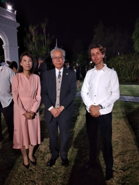 English & Chinese tour guide